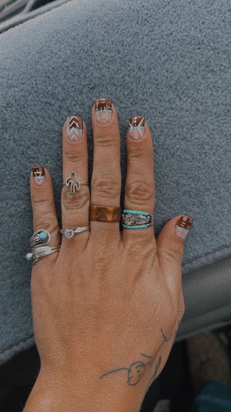 Nail Simple Art, Western Nails Fall, Classy Nails Fall, Fall Classy Nails, Nails Cowgirl, Western Fall Nails, Fall Western Nails, Western Style Nails, Country Girl Nails