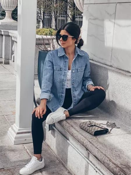 Oversized denim shirt jacket is perfect for a casual fall outfit. Oversized Shirt As Jacket, Oversized Demin Jacket Outfit Casual, Denim Jacket Casual Outfit, How To Style Denim Shacket, Outfit With Jean Shirt Denim, Denim Shirt And Denim Jeans Outfit, Over Sized Denim Shirt, Denim Shirt Jeans Outfit Women, Jean Jacket Womens Outfit