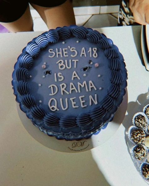 "I just turned 18" Chinese girl btww 18th Birthday Cake Designs, Birthday Cake Quotes, Birthday Cake Writing, 18th Cake, Cake Quotes, Cake Writing, Funny Birthday Cakes, Mini Cakes Birthday, 18th Birthday Cake