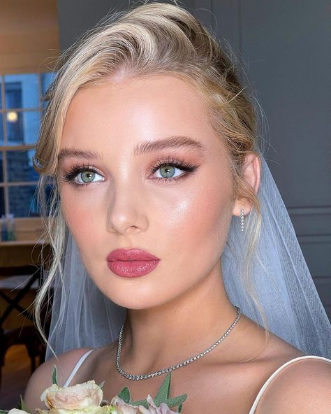 Wedding Makeup Blonde, Bridal Makeup For Blue Eyes, Makeup Wings, Bridal Makeup For Blondes, Make Up Sposa, Wedding Makeup For Blue Eyes, Pale Skin Makeup, Pale Makeup, Wedding Makeup Bride