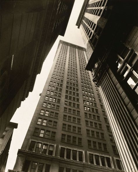 Berenice Abbott. 'Canyon, Broadway and Exchange Place' 1936 Berenice Abbott, Alfred Stieglitz, Eugene Atget, Man Ray, Photographie New York, Line Photography, Ville New York, American Modern, Urban Environment