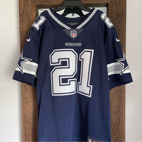 Short Tshirt Outfits, Jersy Boys Design, Blue Jersey Outfit, Jersey With Jeans, Blue Jersey Design, Kpop Jersey, Nfl Jersey Outfit, Jersey Shirt Outfit, Y2k Jersey