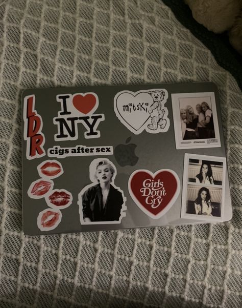 Mac Book Decoration Stickers, Computer Aesthetic Stickers, Stickers On Computer Aesthetic, Laptop Sticker Layout, Laptop Case Stickers Aesthetic, Laptop Decoration Ideas Aesthetic, Computer Decoration Ideas Stickers, Macbook With Stickers Aesthetic, Mac Book Case Aesthetic