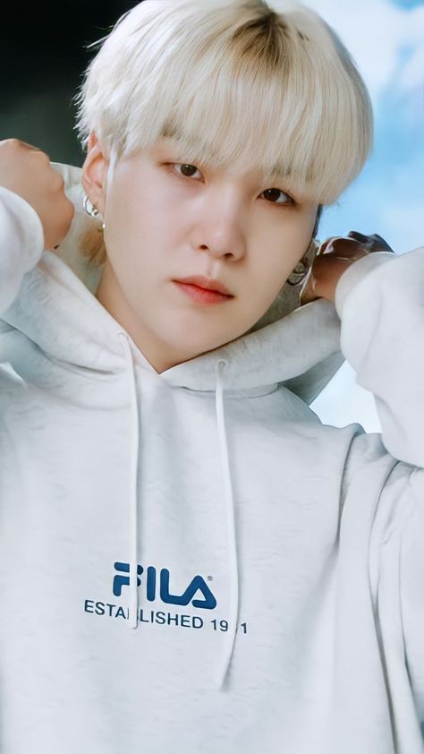 Min Yoongi Wallpaper, Suga Suga, Suga Bts Swag, Yoongi Bts, Min Yoongi Bts, Bts Playlist, Min Suga, Album Bts, Bts Yoongi