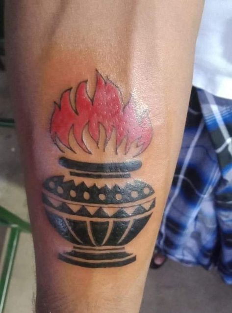 vanniyar kalasam tattoo Vanniyar Logo, Miracle Tattoo, Son Tattoos, Mother Son Tattoos, Tattoo For Son, Law And Justice, Hand Tattoos For Guys, Background Images Wallpapers, Mother Son