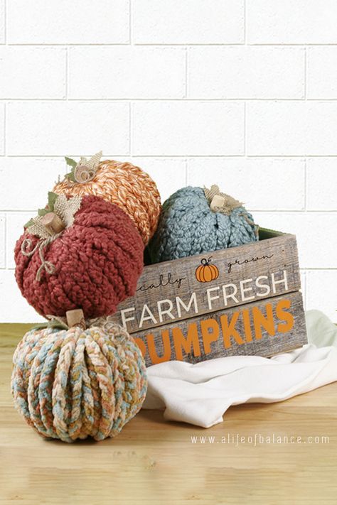 Pumpkins Made From Chunky Yarn, Diy Chunky Knit Pumpkins, Chunky Knit Pumpkins Diy Easy, Diy Yarn Pumpkins Easy, Fabric Covered Pumpkins Diy, Make A Pumpkin Craft, Crafts For Fall For Adults, Braided Yarn Pumpkins Diy, Braided Pumpkins Diy