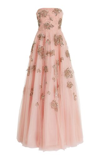 Shop the Pink Embroidered Strapless Bowl Gown by Carolina Herrera and more new designer fashion on Moda Operandi. Couture, Bowl Gown, Prom Dress Strapless, Carolina Herrera Fashion, Carolina Herrera Gown, Gown Pink, Long Gowns, Dinner Dress Classy, Formal Ball Gown