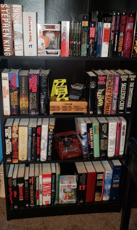 Stephen King Book Collection, Stephen King Bookshelf, Dark Bookshelves Aesthetic, Stephen King Collection, Stephen King Book Covers, Stephen King Books Aesthetic, Stephen King Aesthetic, Night Shift Stephen King, Dark Bookshelves