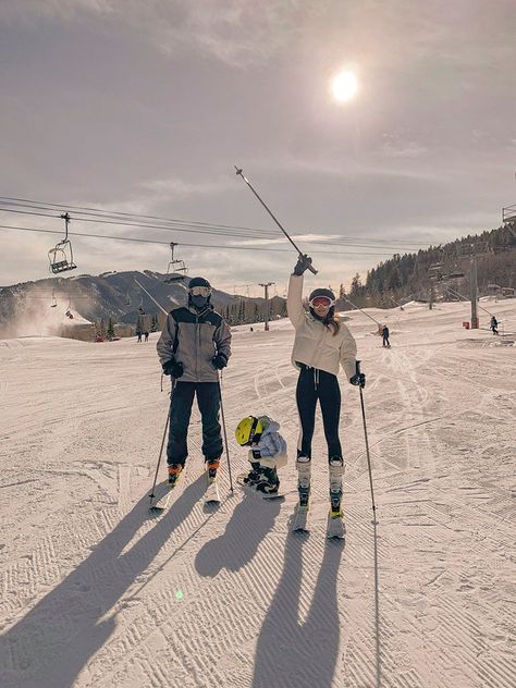 Travel Diary | Our Family Trip to Aspen – Lauren Ireland Lauren Ireland, Family Ski Trip, Ski Family, Winter City, Cities To Visit, Wellness Beauty, Dream Family, Winter Family, Rich Family