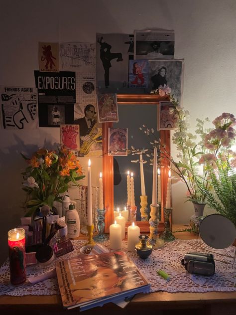 Room Inspiration Maximalist, Grungy Rooms, Eclectic Room Aesthetic, Witchy Maximalism, Queer Home Decor, 90s Whimsy Goth Bedroom, Clutter Bedroom, Whimsigoth Apartment, Thrifted Room