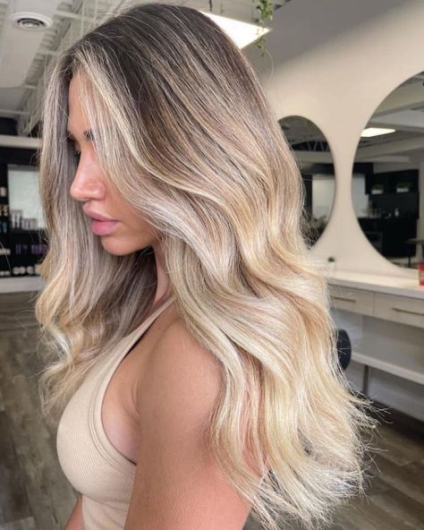 This post is about blonde hair color ideas, blonde balayage, blonde highlights, blonde ombre, hair color streaks, natural blonde hair, dark roots blonde hair, creamy blonde, pearl blonde and even more. Rambut Brunette, Blonde Hair With Roots, Summer Blonde Hair, Blond Balayage, Brunette Hair With Highlights, Dyed Blonde Hair, Dark Roots Blonde Hair, Balayage Blonde, Dirty Blonde Hair