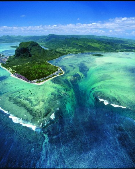 The Indian Ocean as you've never seen it before Holiday Places, Underwater Waterfall, Mauritius Travel, Mauritius Island, Africa Do Sul, Beautiful Places Nature, Alam Semula Jadi, Future Travel, Incredible Places