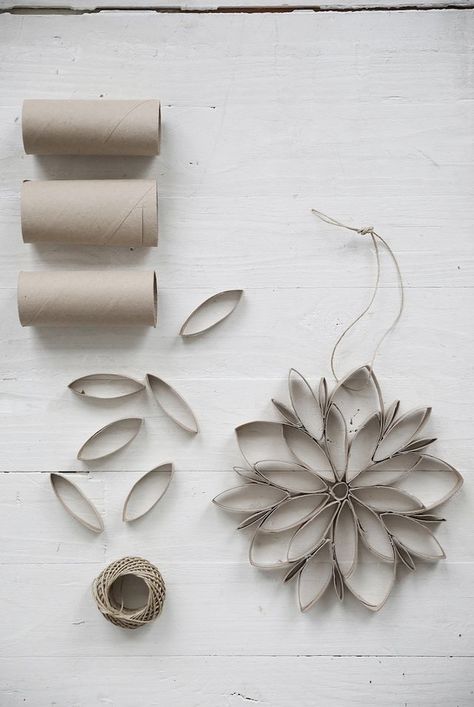 This Year's DIY Christmas Decoration (Made From Toilet Paper Rolls!) Toilet Paper Rolls, Christmas Crafts Diy Decoration, Diy Jul, How To Make Snowflakes, Xmas Deco, Fun Christmas Decorations, Toilet Paper Roll Crafts, Paper Roll Crafts, God Jul