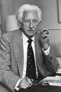 Photo of Erik Erikson Coining, Famous Psychologists, Counselling Theories, Erikson Stages, Erick Erickson, Psychosocial Development, Stages Of Human Development, Erik Erikson, Child Development Theories