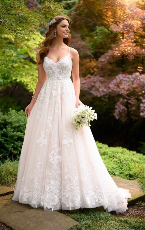 Pnina Tornai, Wedding Dresses Ball Gown With Sleeves, Honeymoon Dress, Essense Of Australia, Australia Wedding, Cute Wedding Dress, Evening Dresses For Weddings, Classic Wedding Dress, Lace Bridal