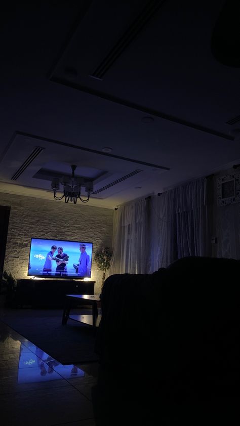 Movie Watching Aesthetic At Home, Watching Movies Aesthetic Tv, Couple Watching Movie Aesthetic, Watching Tv Snap, Watch Snap, Rainy Wallpaper, Watching Movie, Book Photography Instagram, Tv Watching