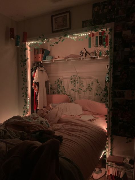 Stary Night Room Decor, Room Ideas Aesthetic Bed In Closet, Room Inspo Bed In Closet, Room Ideas Bed In Closet, Well Lit Bedroom, Bed In Closet Aesthetic Room, 9 By 11 Bedroom Layout, Twin Bed In Closet Ideas, Bed Inside Closet Ideas Aesthetic