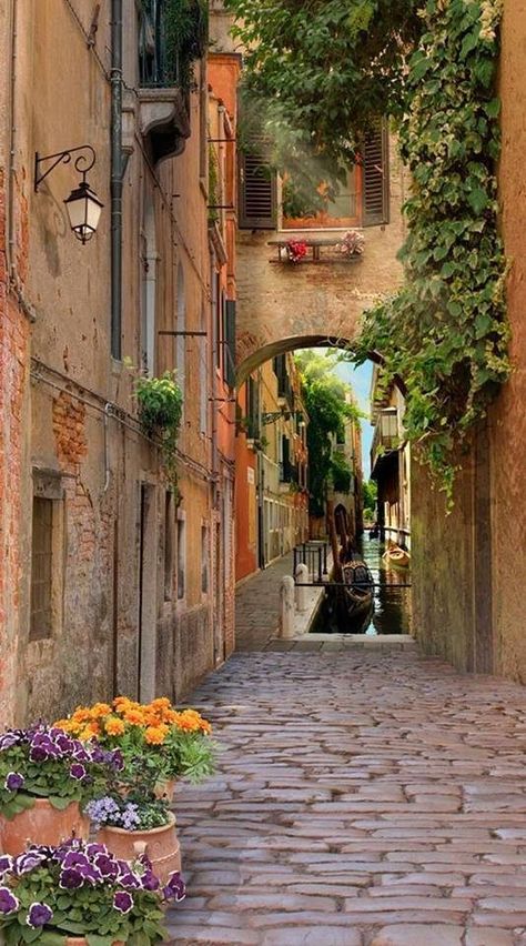 Venice Italy, Italy Vibes, Fotografi Kota, Italy Aesthetic, Beautiful Places To Travel, Pretty Places, Travel Inspo, Travel Aesthetic, Places Around The World