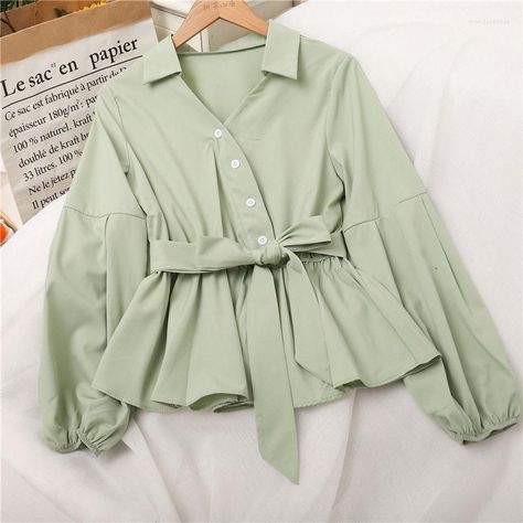 New Tops Designs Girls Fashion, Korean Girl Style, Korean Blouse, Ootd Korean Style, Ladies Chiffon Shirts, Blouse Casual Fashion, Muslim Outfits Casual, Fashion Top Outfits