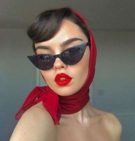 Stile Pin Up, ماثيو ماكونهي, Beauty Crush, Glamour Decor, Mode Retro, Estilo Pin Up, Stil Vintage, Head Scarf Styles, Photographie Portrait Inspiration