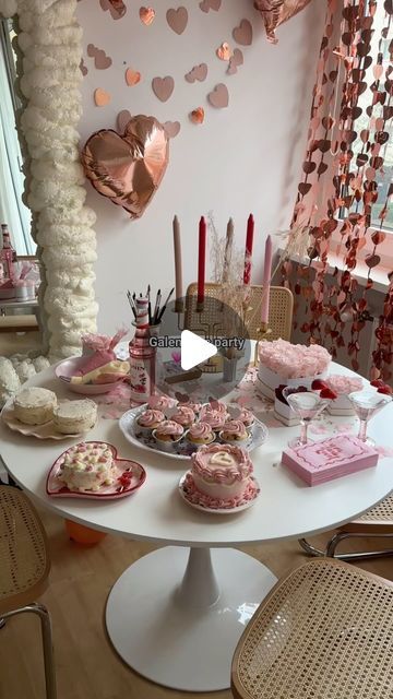 Noé Anastasia on Instagram: "Less than a month until Valentine’s Day so don’t forget planning a cute galentines party with your friends!💗🧁💐 Cute ideas that me and my friends have done over the years: - making & decorating your own mini cakes - sip & paint (everybody brings a bottle of wine and you paint pictures) - painting candles - cocktail night and watching movies (everyone must mix their favorite cocktail)" Painting Candles, Pictures Painting, Paint Pictures, Friends Cute, Me And My Friends, Galentines Party, Sip N Paint, Cocktail Night, A Bottle Of Wine