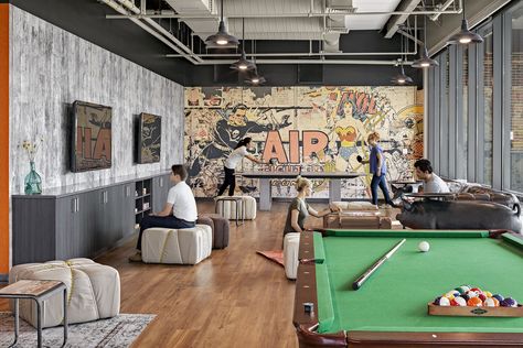 Game room at TripAdvisor - Needham Headquarters Billiard Room, Office Pool, Interior Kantor, Hangout Room, Gaming Room Decor, Recreational Room, Office Games, Youth Room, Cool Office