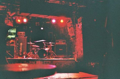 Where Punk Rock Lived - How the Notorious Club CBGB's Changed Music History 70s Punk, Building Aesthetic, Rock Aesthetic, Clubbing Aesthetic, Billy The Kids, Old Rock, Punk Vintage, Time Kids, Inner World