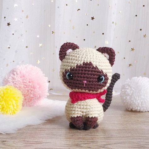 Siamese Cat Amigurumi, Siamese Cat Crochet, Crocheted Plushies, Cat Pattern Crochet, Amigurumi Cat Pattern, Lily Crochet, Kat Haken, Siamese Kitten, Chat Crochet