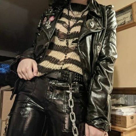 Masc Tradgoth Outfits, Tradgoth Men, Punk Masc Outfits, Masc Alt Fashion, Alternative Fashion Masc, Male Alt Fashion, Goth Masc Outfits, Masc Punk Outfits, Masc Scene Outfits