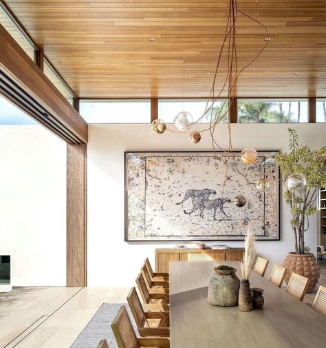 Is this real life?? How stunning is this Malibu house by @standardarchitecture // @belzbergdd Featuring our Bocci 28.7 Modern California Home, Malibu House, Open Foyer, California Home Design, Travertine Floors, White Marble Countertops, Wood Windows, Oak Cabinets, Wood Ceilings