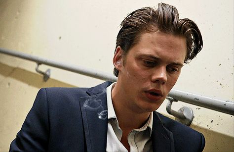 Bill Skarsgard Cute, Roman Godfrey Gif, Bill Skarsgard Aesthetic, Angelic People, Doberman Boy, Bill Skarsgard Hemlock Grove, Bill Skarsgård Gif, Bill Istvan Günther Skarsgård, Roman Godfrey