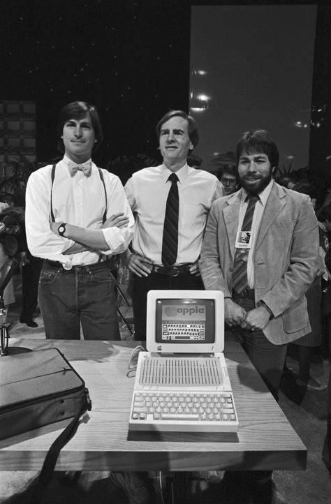 Next Computer, Apple Iic, Steve Jobs Apple, Computer Apple, Steve Wozniak, Apple Ii, Apple Macintosh, Computer Class, Seth Rogen