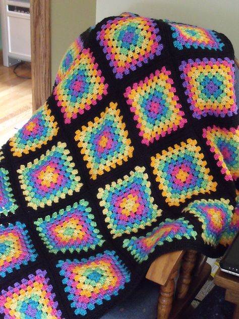 Bright Crochet Blanket, Big Granny Square Blanket, Granny Square For Beginners, Rainbow Crochet Blanket Pattern, Crochet A Granny Square, Crochet Ripple Blanket, Crochet Square Blanket, Crochet Granny Square Afghan, Granny Square Crochet Patterns