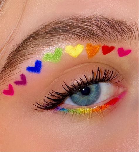 Make Up Ideas Crazy, Unicorn Makeup Ideas Easy, Pride Hair And Makeup, Pride Month Face Paint, Pride Festival Hair, Easy Makeup Ideas For Beginners Colorful, Pride Parade Hairstyles, Rainbow Face Paint Pride, Bright Make Up Looks