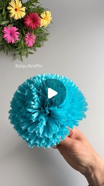 Diy Room Decor Paper Crafts, Cupcake Paper Flowers For Kids, Easy Decorations For Birthday, How Made Flower Paper, Craft Paper Flowers How To Make, Easy Diy Flowers For Kids, Diy Paper Flower Garland, Streamer Flowers Diy Simple, Paper Garlands Diy
