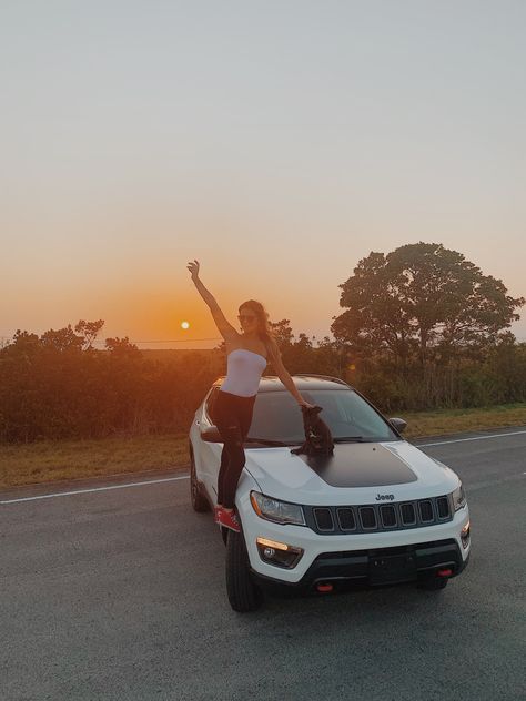 White Jeep Compass Aesthetic, Jeep Compass Aesthetic, Jeep Compass Trailhawk, Jeep Trailhawk, Carros Suv, Jeep Compass Limited, Jeep Compass Sport, White Jeep, Car Poses