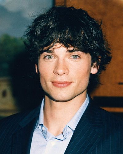 Tom Welling Tom Welling Aesthetic, Smallville Clark Kent, 80s Boys, Tom Welling Smallville, Tom Welling, Portrait Photography Men, Clark Kent, Hot Brunette, Smallville