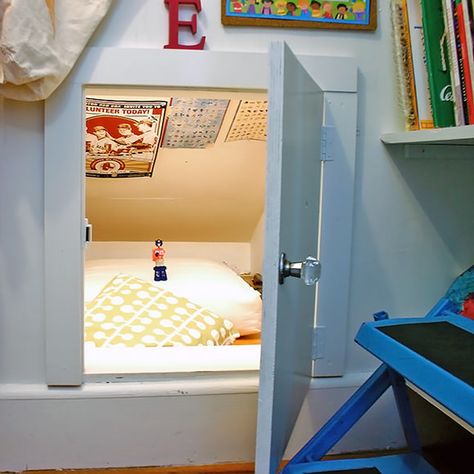 A low-ceiling crawl space transformed into a secret hideaway in a kid's room Hidden Rooms, Skjulte Rum, Secret Hideaway, Hidden Spaces, Secret Room, Attic Renovation, Attic Remodel, Attic Bedroom, Attic Rooms