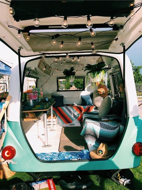 VSCO - #foreversummerr | laurennfrienddd Car Sleepover, Mercedes Auto, Kangoo Camper, Car Deco, Cute Date Ideas, Fun Sleepover Ideas, Dream Cars Jeep, Van Home, Car Goals