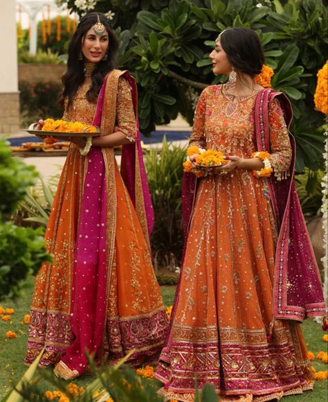 Pakistani Wedding Outfits Sisters Mehndi, Pakistani Dholki Outfit Bride, Desi Mendhi Outfit, Mehendi Lengha Bridal Lehenga, Mehendi Dresses Pakistani For Sisters, Mehndi Outfit Party Wear, Mehendi Bridal Dresses Pakistani, Mayo Pakistani Dresses, Mendhi Bridesmaid Outfit