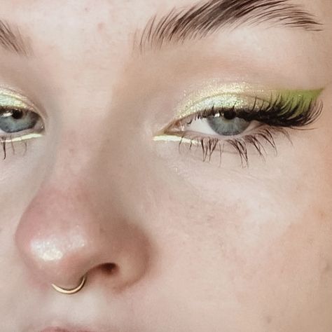 Tinker Bell Inspired Makeup, Tinker Bell Fantasia, Tinker Bell Inspired Outfits, Aesthetic Peter Pan, Tinker Bell Aesthetic, Olympics Outfits, Tinkerbell Makeup, Bell Aesthetic, Tinkerbell Aesthetic