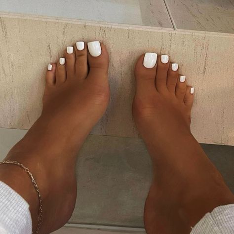 204Fashion on Twitter: "White | 204Fashion… " White Pedicure, Feet Nail Design, Foot Pedicure, Gel Toe Nails, Acrylic Toe Nails, Acrylic Toes, Gel Toes, Toe Nail Color, Pretty Toe Nails