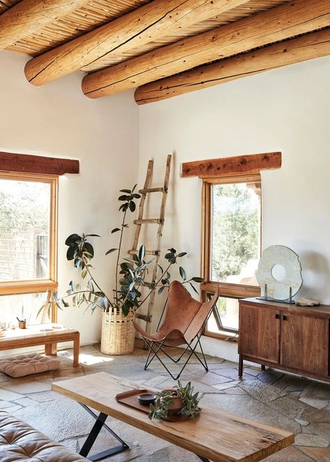 New Mexico Style Living Room, Santa Fe New Mexico Home Decor, New Mexico Farmhouse, New Mexico Home Interior, Mexico Home Aesthetic, Mexico Modern Home, New Mexico Aesthetic Home, New Mexico Bedroom, Anthropologie Inspired Home
