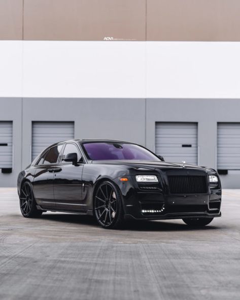 blacked-out-rolls-royce-ghost-luxury-sedan-rims-adv1-wheels-q Full Size Sedan, Rr Ghost, Rolls Royce Suv, Rolls Royce Ghost Black, Rolls Royce Logo, Phantom Car, Rolls Royce Car, Rolls Royce Wallpaper, Rolls Royce Ghost