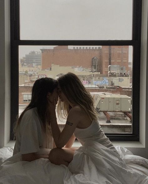 wlw lesbian couple She Just Sent Me Her Location Tf Is This, Mutual Pining Aesthetic, Shes All That, Want A Girlfriend, Anak Manja, رعب نفسي, Girlfriend Goals, Cute Lesbian Couples, Lesbian Love