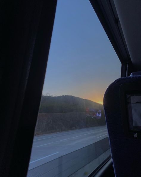 Photos travel aesthetic pretty sunrise Bus Travel Aesthetic, Pretty Sunrise, Photos Travel, Aesthetic Pretty, Bus Travel, Study Planner, Field Trip, Travel Aesthetic, Picture Ideas