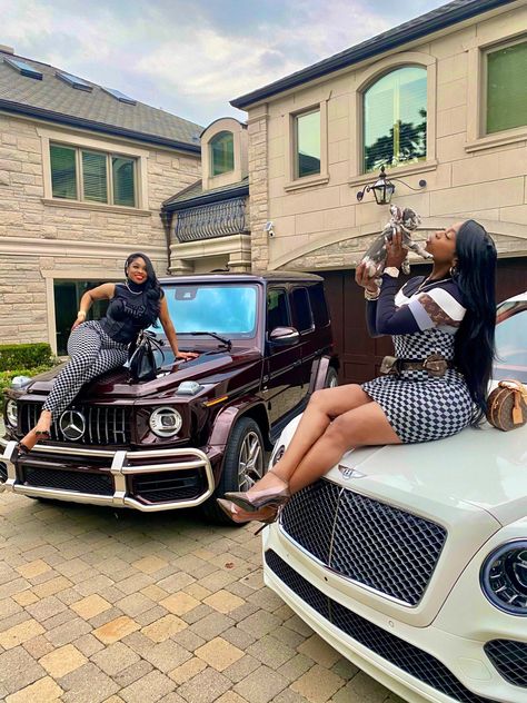 #Stacked out now! on Twitter: "Bossfriends 16 years and counting @EnvyME_KendraP… " Black Women Business Aesthetic, Rich Besties Aesthetic, Rich Besties, Black Women In Luxury Aesthetic, Black Woman Luxury Aesthetic, Boujee Lifestyle, Baddie Lifestyle, Affluent Woman, Black Girls Luxury Lifestyle