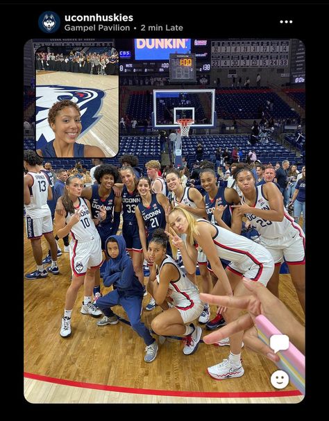 College Womens Basketball Aesthetic, Basketball Team Aesthetic, College Basketball Aesthetic, Womens Basketball Aesthetic, Uconn Aesthetic, Basketball Friends, Basketball Team Pictures, Basketball Couples, Basketball Aesthetic