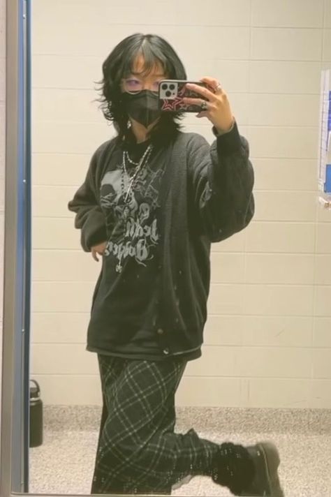 Hot Weather Punk Outfits, Alt Outfit For School, Grunge Fits Winter, Layering Outfits Alt, Alt Outfit Inspo Winter, Alt Midi Skirt Outfit, Alternative Fashion Nonbinary, Grunge Outfits Modest, Alt Layered Outfits