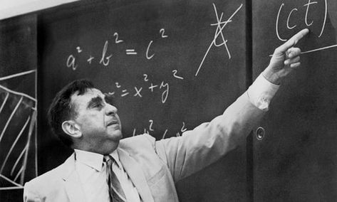 Physicist Edward Teller pointing at a formula on a blackboard on 22 May 1968. Edward Teller, Profile Photography, 100th Birthday Party, Greenhouse Effect, Environmental Concerns, Energy Resources, Oil Industry, Fall From Grace, History Of Science